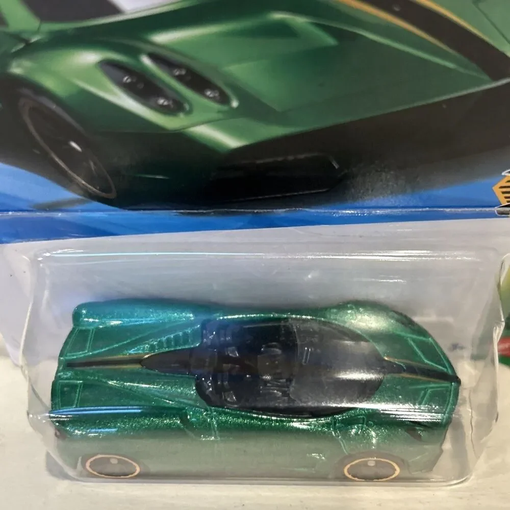 Hot Wheels 17 Pagani Huayra Roadster Green #101 101/250 - 2026 Exoticars